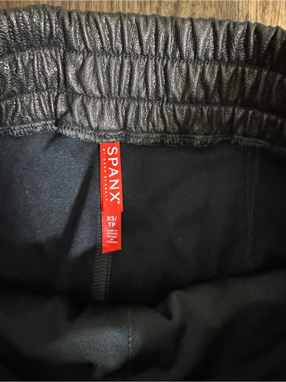 SPANX Black Faux Leather Women’s Joggers Sz. XS Like New - Picture 4 of 9